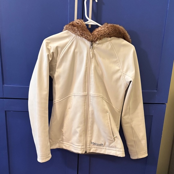 Marmot Ladies Cream Jacket with Faux Fur Hood - Picture 1 of 11